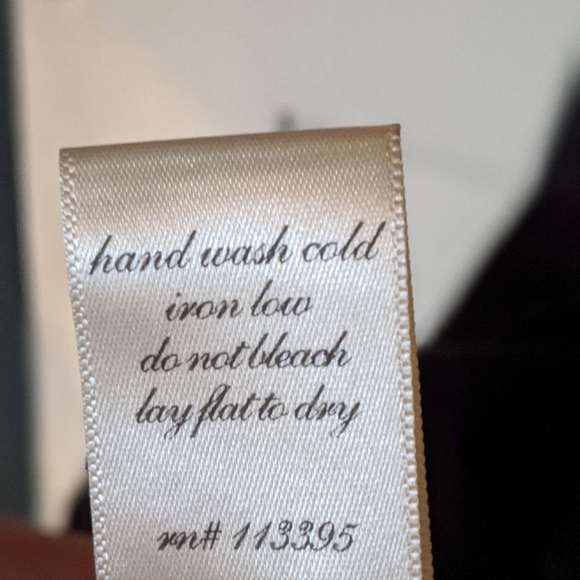 Open Back Bow dress with black mini skirt. - Picture 8 of 8